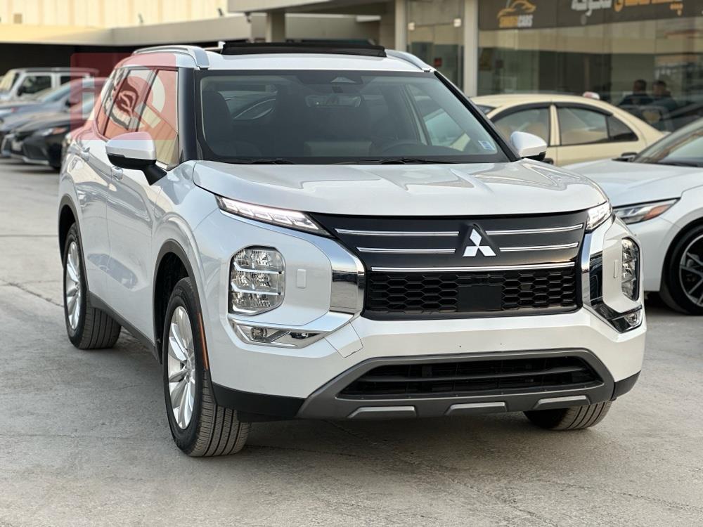 ميتسوبيشي اوتلاندر